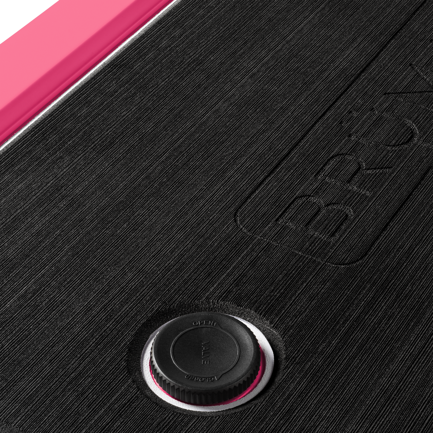 brutank-w6 brutank-55qt-neonpink-vent.png